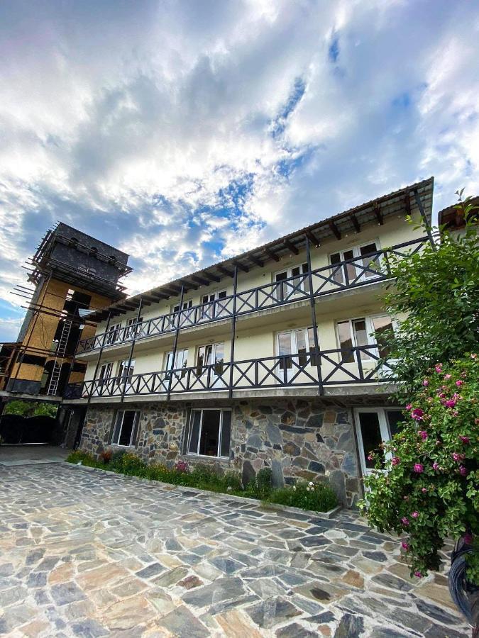 Family Hotel Kala Mestia Buitenkant foto