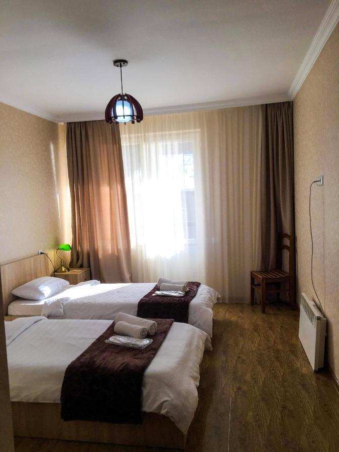 Family Hotel Kala Mestia Buitenkant foto