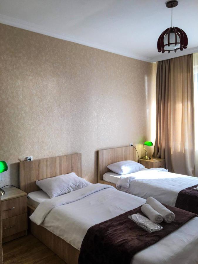 Family Hotel Kala Mestia Buitenkant foto